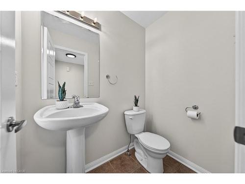 19 Blackbird Circle, Cambridge, ON - Indoor Photo Showing Bathroom