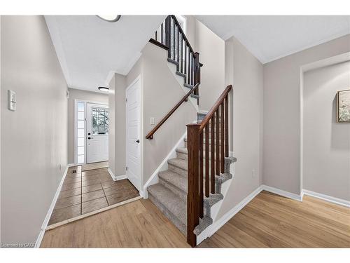 19 Blackbird Circle, Cambridge, ON - Indoor Photo Showing Other Room