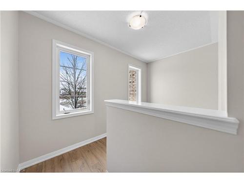 19 Blackbird Circle, Cambridge, ON - Indoor Photo Showing Other Room