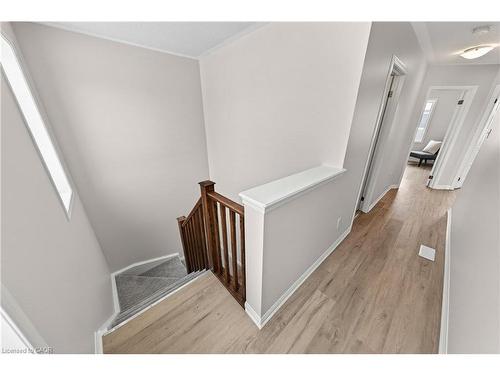 19 Blackbird Circle, Cambridge, ON - Indoor Photo Showing Other Room