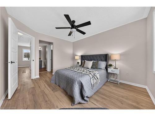 19 Blackbird Circle, Cambridge, ON - Indoor Photo Showing Bedroom