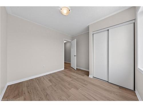 19 Blackbird Circle, Cambridge, ON - Indoor Photo Showing Other Room