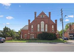 204-200 Woolwich Street  Guelph, ON N1H 3V7