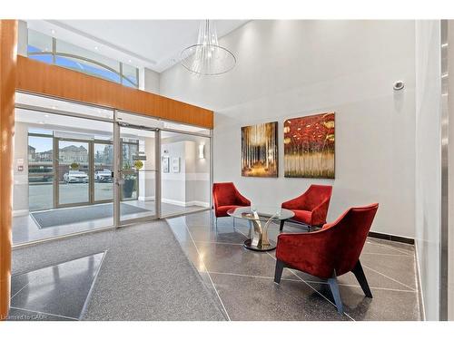 433-200 Manitoba Street, Toronto, ON - Indoor Photo Showing Other Room