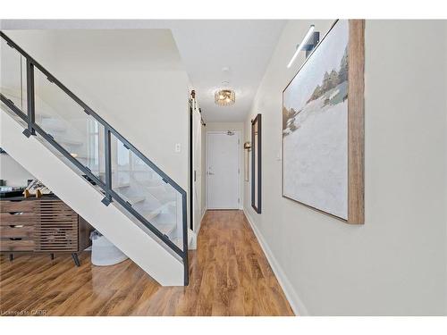 433-200 Manitoba Street, Toronto, ON - Indoor Photo Showing Other Room