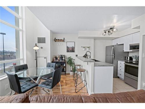 433-200 Manitoba Street, Toronto, ON - Indoor