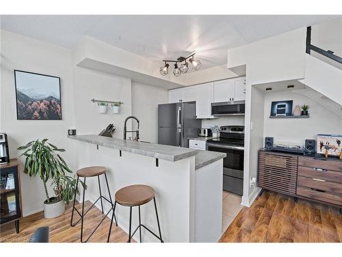 433-200 Manitoba Street, Toronto, ON - Indoor Photo Showing Kitchen With Stainless Steel Kitchen