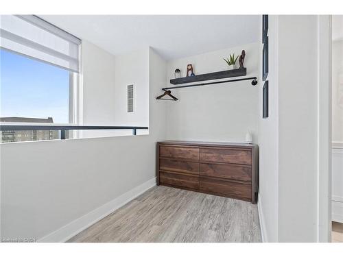 433-200 Manitoba Street, Toronto, ON - Indoor