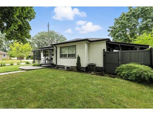 50 Grove Crescent, Brantford, ON - Outdoor