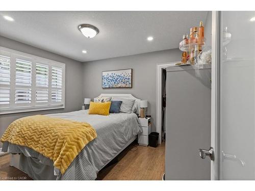 50 Grove Crescent, Brantford, ON - Indoor Photo Showing Bedroom