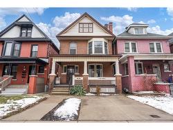 17 Barnesdale Avenue N Hamilton, ON L8L 6R4