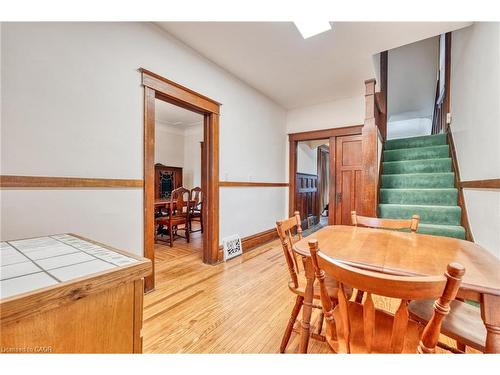 17 Barnesdale Avenue N, Hamilton, ON - Indoor Photo Showing Dining Room