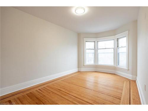 17 Barnesdale Avenue N, Hamilton, ON - Indoor Photo Showing Other Room