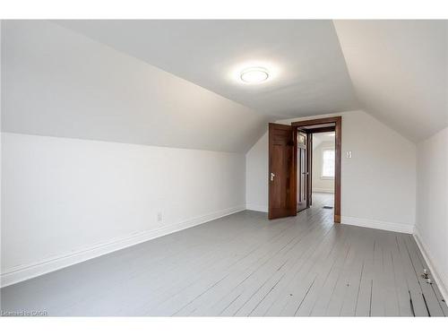 17 Barnesdale Avenue N, Hamilton, ON - Indoor Photo Showing Other Room