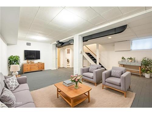 17 Barnesdale Avenue N, Hamilton, ON - Indoor