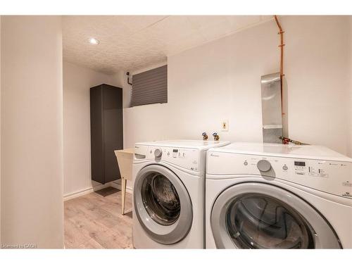 17 Barnesdale Avenue N, Hamilton, ON - Indoor Photo Showing Laundry Room