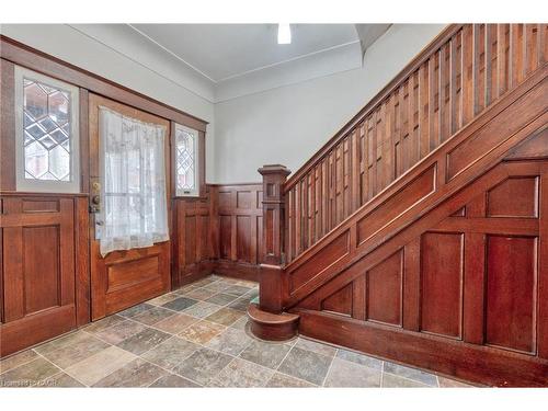 17 Barnesdale Avenue N, Hamilton, ON - Indoor Photo Showing Other Room