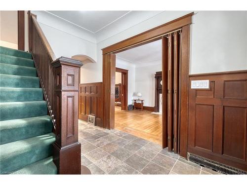 17 Barnesdale Avenue N, Hamilton, ON - Indoor Photo Showing Other Room