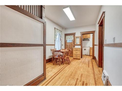 17 Barnesdale Avenue N, Hamilton, ON - Indoor