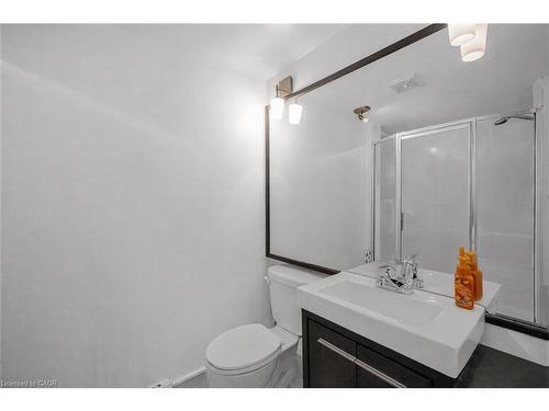 7 Foster Street, Hamilton, ON - Indoor Photo Showing Bathroom