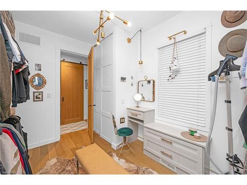 7 Foster Street, Hamilton, ON - Indoor