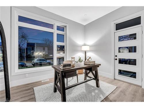 28 Norwich Street W, Guelph, ON - Indoor Photo Showing Office