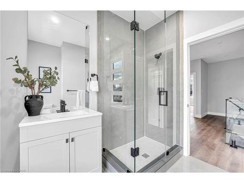 28 Norwich Street W, Guelph, ON - Indoor Photo Showing Bathroom