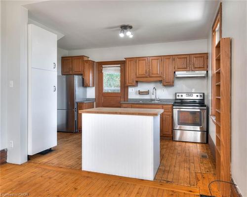 21 Huron Road, Mitchell, ON - Indoor Photo Showing Kitchen