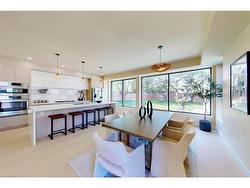 28 Dunsmore Garden  Toronto, ON M3H 3M2