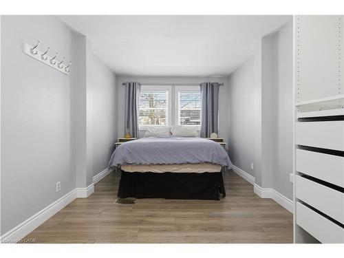 358 Clifton Road, Kitchener, ON - Indoor Photo Showing Bedroom