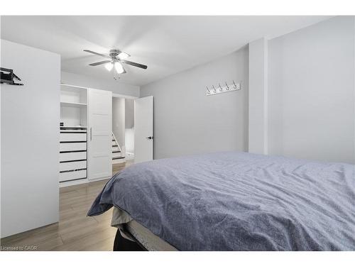 358 Clifton Road, Kitchener, ON - Indoor Photo Showing Bedroom
