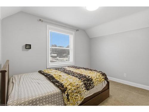 358 Clifton Road, Kitchener, ON - Indoor Photo Showing Bedroom