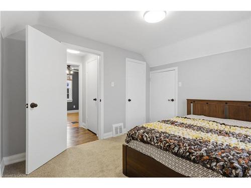 358 Clifton Road, Kitchener, ON - Indoor Photo Showing Bedroom