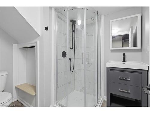 358 Clifton Road, Kitchener, ON - Indoor Photo Showing Bathroom
