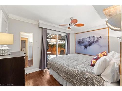 11 Scotia Avenue, Hamilton, ON - Indoor Photo Showing Bedroom