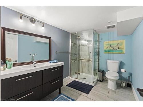 11 Scotia Avenue, Hamilton, ON - Indoor Photo Showing Bathroom
