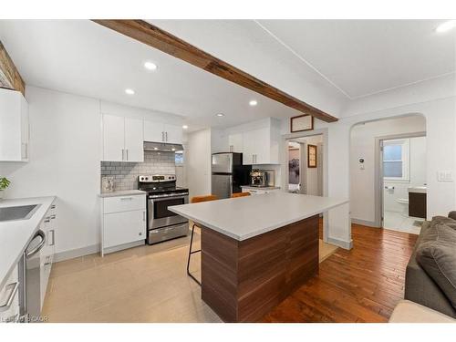 11 Scotia Avenue, Hamilton, ON - Indoor Photo Showing Kitchen