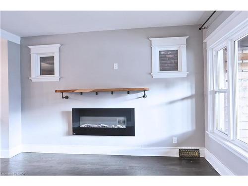 451 King William Street, Hamilton, ON - Indoor Photo Showing Living Room With Fireplace