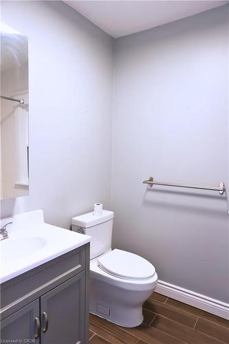451 King William Street, Hamilton, ON - Indoor Photo Showing Bathroom