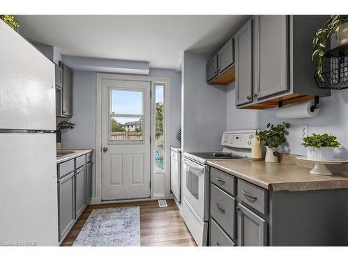 331 Preston Parkway, Cambridge, ON - Indoor Photo Showing Kitchen