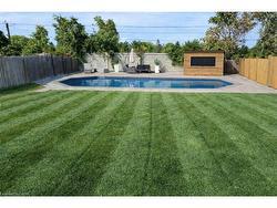 95 Chilton Drive  Stoney Creek, ON L8J 1L8