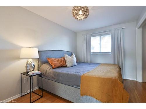 156 Rainbow Drive, Hamilton, ON - Indoor Photo Showing Bedroom