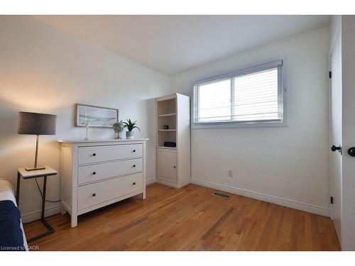 156 Rainbow Drive, Hamilton, ON - Indoor Photo Showing Bedroom
