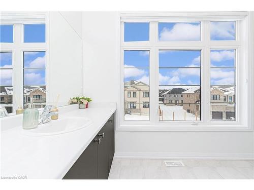 60 Granville Crescent, Haldimand, ON - Indoor Photo Showing Bathroom