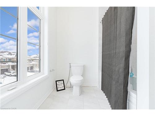 60 Granville Crescent, Haldimand, ON - Indoor Photo Showing Bathroom