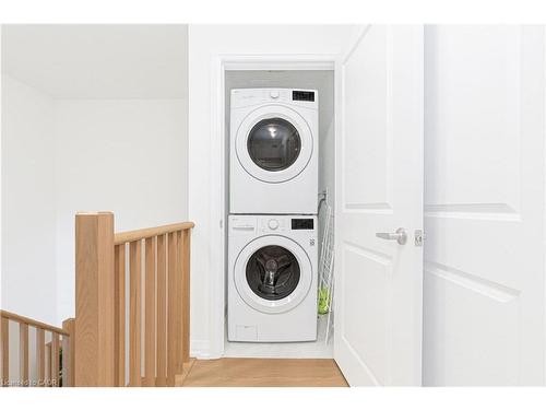 60 Granville Crescent, Haldimand, ON - Indoor Photo Showing Laundry Room