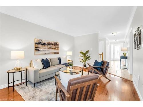 91 Samuel Crescent, Georgetown, ON - Indoor Photo Showing Living Room