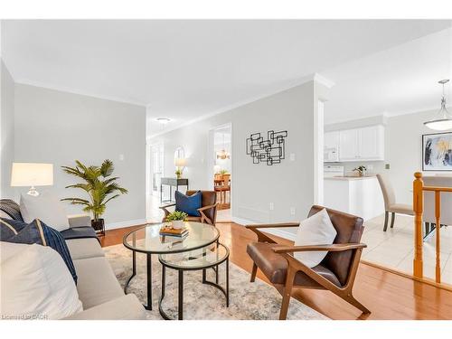 91 Samuel Crescent, Georgetown, ON - Indoor Photo Showing Living Room