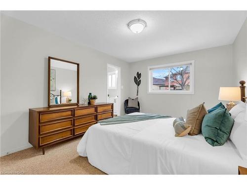 91 Samuel Crescent, Georgetown, ON - Indoor Photo Showing Bedroom