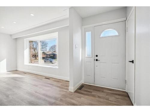 Main-118 Deschene Avenue, Hamilton, ON - Indoor Photo Showing Other Room